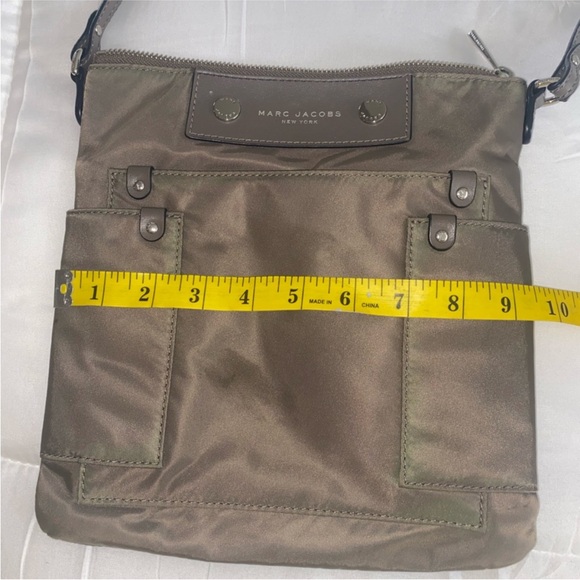 GUC Marc Jacobs olive crossbody bag - Picture 8 of 8